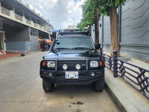 ឡាន Mitsubisi Monetero ម៉ាស៊ូត​លក់