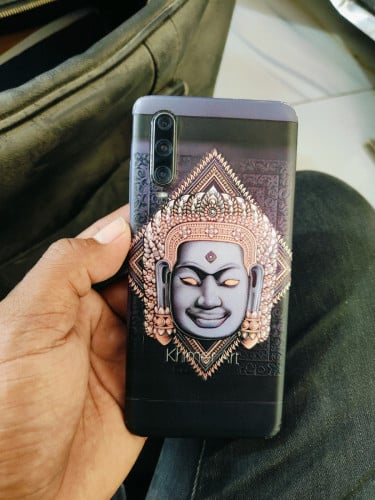 លក់ម៉ាសុីនp30  8 /128G