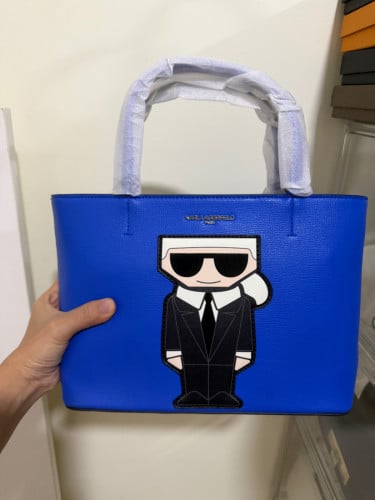 កាបូប​ tote មាក​ Karl Legarfile