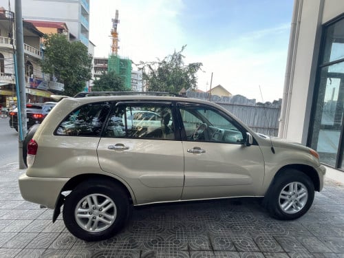 លក់ Toyota RAV4L 2002pong2 បេីកដំបូលឡានស្អាត