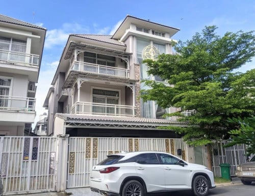 🏠 វិឡាភ្លោះត្រូវការលក់បន្ទាន់ខ្លាំង ទីតាំង: បុរីអ័រគីដេរផ្លូវ២០០៤