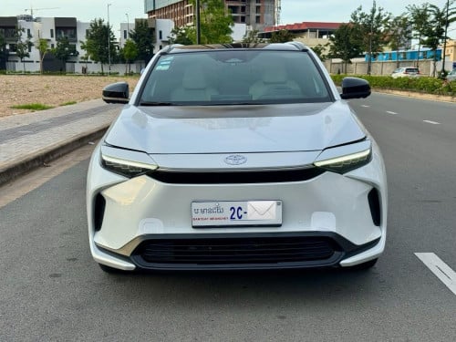 🚘ស្តុកថ្មី Toyota bz4x 2025ប្រើទើបបានជាង1មុឺនគីឡូ ហ្សុីនមួយជុំ ខ្ចីណាស់🥰