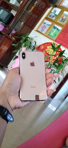 លក់ប្រញាប់ អាយហ្វូនxs maxនៅស្អាត សានុំស្អាតទាំងអស់