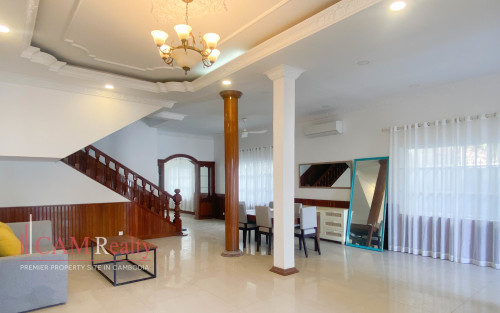 4 Bedroom Villa with Private Pool for Rent in Tonle Basak