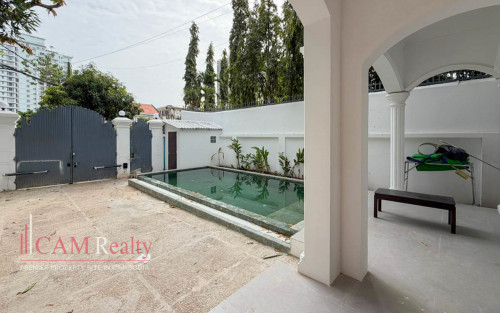 4 Bedroom Villa with Private Pool for Rent in Tonle Basak