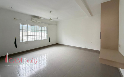 4 Bedroom Villa with Private Pool for Rent in Tonle Basak