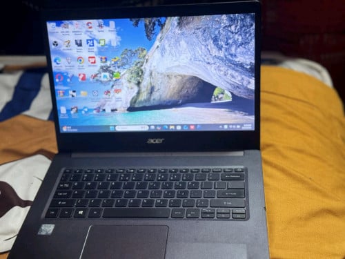 Acer Intel(R) Core(TM) i7-10510U CPU@1.80GHz Ram 8GB Storage 1TB