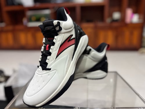 Anta Basketball Shoe