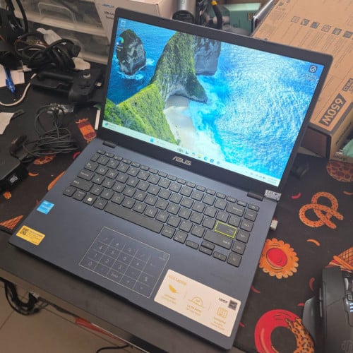 Asus Vivobook Go 14 180$