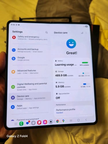 Galaxy Z Fold 4 5G ក្រុមហ៊ុន 512 អេក្រង់ស្អាតដូចថ្មី ការប្រើប្រាស់ល្អតាំងអស់