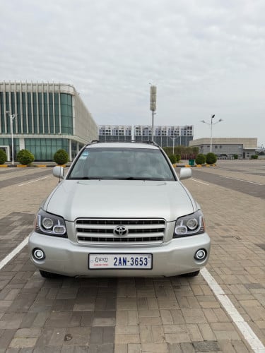 Highlander 4ម៉ាសុីន ប៉ុង1 ពណ៍ទឹកប្រាក់ ឆ្នាំ2003