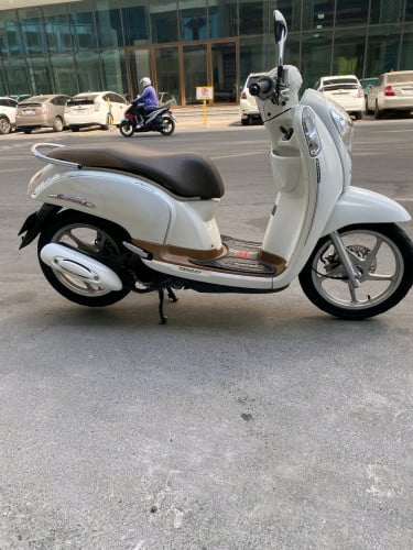 Honda scoopy 2015