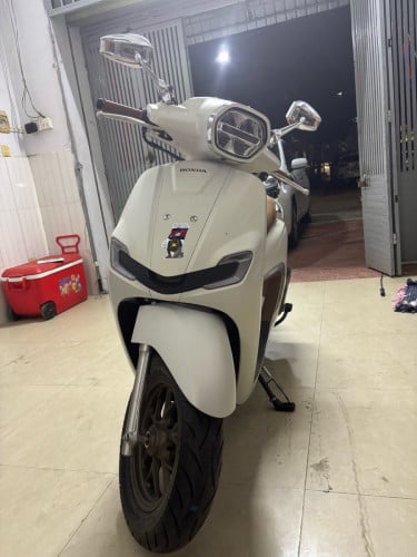 I want to sell Honda Stylo 160cc 2025 ផ្លាកលេខកំម៉ុង 1LX2345 ម៉ូតូស្អាត