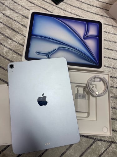 iPad Air M3 256G WiFi 99% 569$