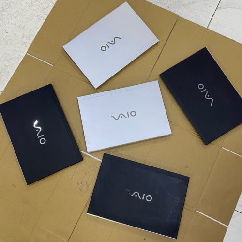 Laptop Sony core i5 ជំនាន់ទី7 / ram 8gb = 145$