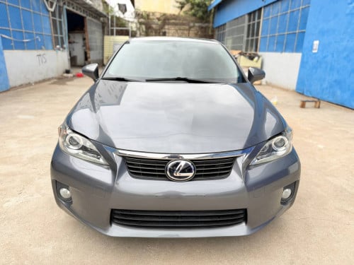 Lexus CT200h 2012 Full Premium ឃ្មុំហ្ស៊ីន ប្រភេទឡានប្រើតិច (កុងទ័រ​ហ្ស៊ីន​)