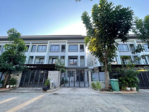 Link Villa for rent at Borey Chip mong 50m