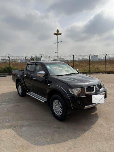Mitsubishi Triton ស៊េរីឆ្នាំ 2011