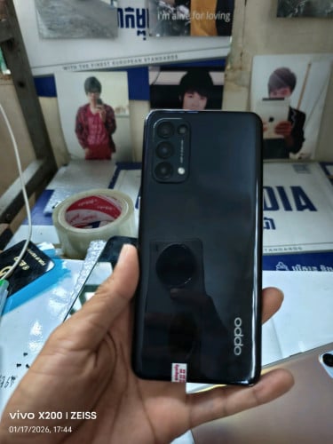 Oppo Reno5 5G ថែមឆ្នាំងសាកមួយឈុត