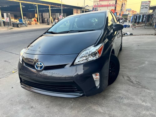 Prius 012 option 3 ឡានស្អាតបងៗ