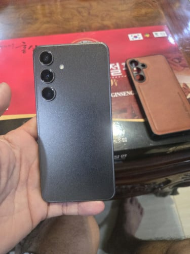 Samsung Galaxy S24 5G 128G ស៊ីម២ (Sim1+eSim) នៅសានុំហ្ស៊ីនស្អាត