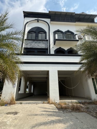 Street 60M - Corner 2 Shop Houses