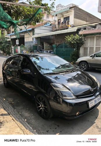 Toyota prius 04 HFF ឡានស្អាតអត់បុកប៉ះច្រេះ