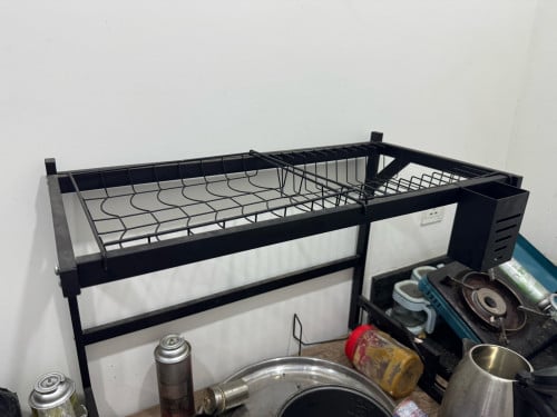 ធ្នេី​ដាក់ចាន​