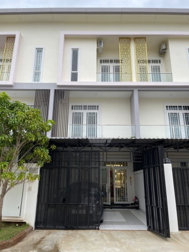 បុរី​ឌឹផ្លរ៉ា