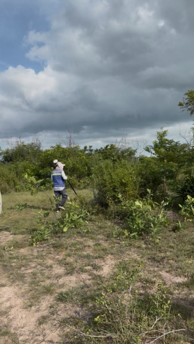 ដីចំការជាប់អូរ
