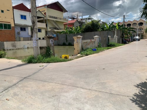 ដីកែង សង្កាត់គោកឃ្លាង