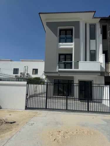 ផ្ទះវិឡាលក់ថោកខ្លាំង