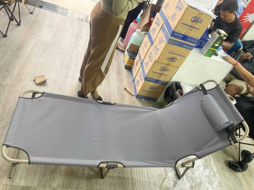 មានច្រេីន​ ថ្ម៏ៗ