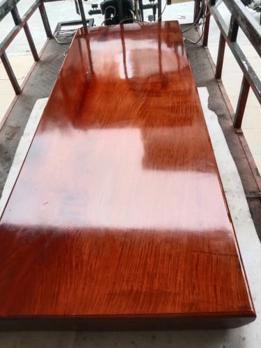 តុឈើធ្នង់ហូលសាច់ឡតស្អាតណាស់