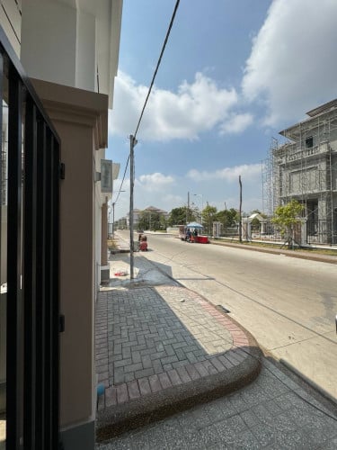 លក់370000$ ចរ ចាណ៍