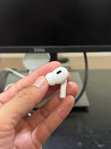 គ្រាប់កាស​ ខាង​ ស្ដាំ​ AirPod Pro 2 Type C