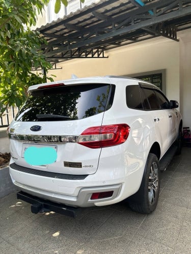 អត់សូវប្រើ Ford Everest Titanium 2 Bi Turbo