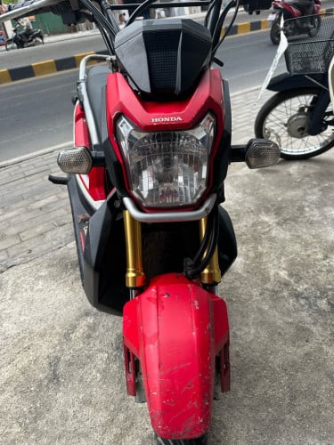 លក់Honda zoomer2017