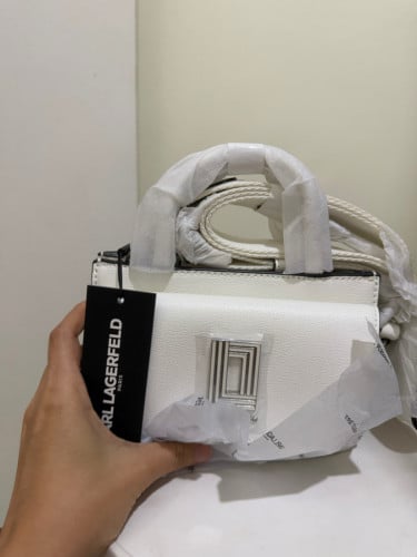 កាបូបkarl legarfile ថ្មី100%