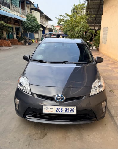 លក់ Prius 2013 option 3 តំលៃ 16900$