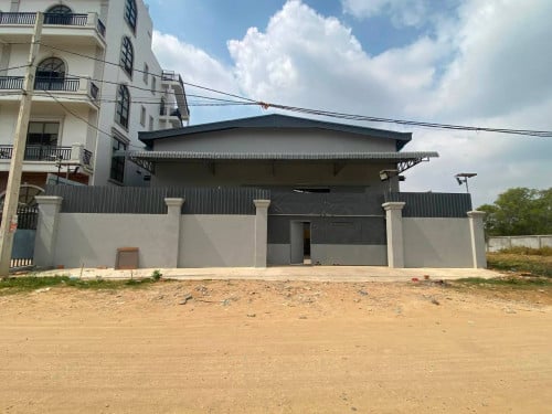 🔰ឃ្លាំងថ្មីសំរាប់ជួលនៅក្រាំងធ្នង់ សែនសុខ ។