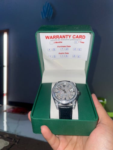 អត់មានពេលពាក់ 😆