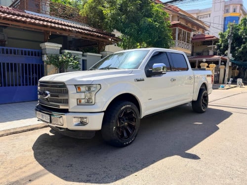 Ford F150 Platinum Full Options year 2015 ឡានថ្មី