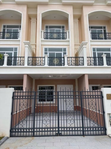 Golden park 6A 130000$