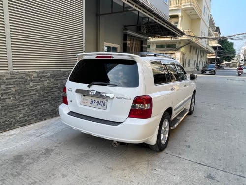 Highlander year 2002, Pong 1, V6 ខាងក្នុងលឿង