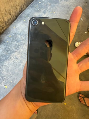 iPhone 8 64g អត់ជាប់