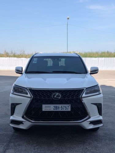 LEXUS 570 KURO 2019 Black Edition ម្ចាស់ដើមទិញខ្លាញ់គោ