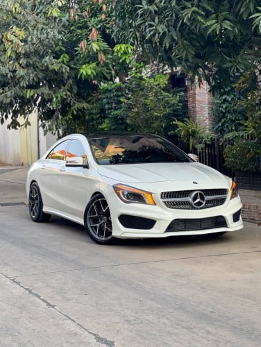Mercedes ឆ្នាំ2014 CLA250 4Matic ពណ៌ស ឡានថ្មី