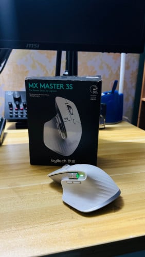 Mouse Logitech mx master 3s ថ្មី 99.9%