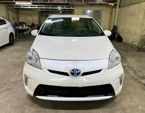 Prius 2013 option 2 ក្រដាសពន្ធថ្មី 🚗✅ឡានមូល  ✅សំណុំដើម ✅ឡានមិនច្រេះ ✅មិនកាត់តប្តូរពណ៌ ✅